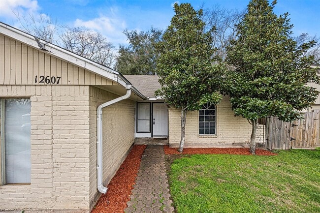 12607 Sandy Hook Dr in Houston, TX - Building Photo - Building Photo