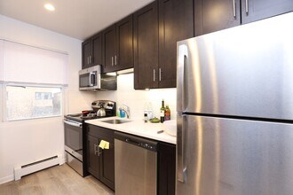 520 Aldine, Unit 305 in Chicago, IL - Foto de edificio - Building Photo