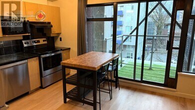 2228-2228 Marstrand Ave in Vancouver, BC - Building Photo - Building Photo
