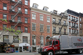 20 St Marks Pl in New York, NY - Building Photo - Building Photo