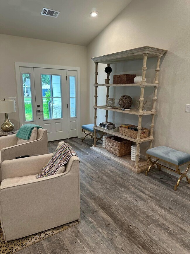 315 Bluebird Cir in Marble Falls, TX - Building Photo - Building Photo