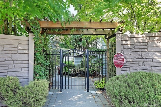 8659 Delridge Wy SW in Seattle, WA - Building Photo - Building Photo