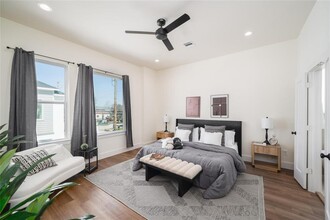 8917 Knl Br Dr in Houston, TX - Building Photo - Building Photo