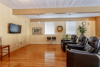 University Heights Apartments in Topeka, KS - Building Photo - Interior Photo