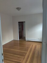 12 Rowan St in Norwalk, CT - Building Photo