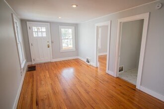 9 Spring Ave in Latham, NY - Building Photo - Building Photo