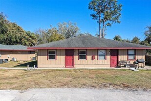 118 Oak Crest Dr NW in Winter Haven, FL - Building Photo