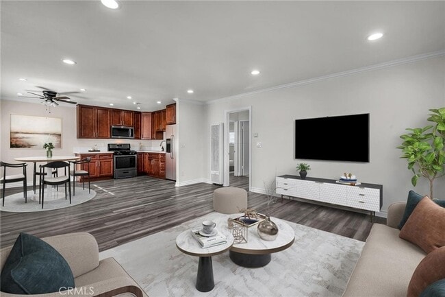 25925 Narbonne Ave, Unit 35 in Lomita, CA - Foto de edificio - Building Photo