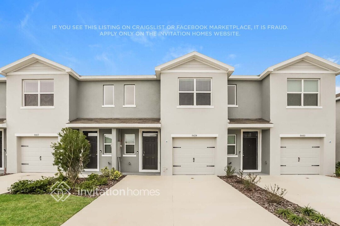 8459 Lofty Timber Wy in Wesley Chapel, FL - Building Photo