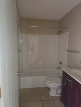4240 Village Pkwy Cir E in Indianapolis, IN - Building Photo - Building Photo