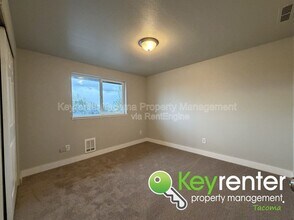 2506 S Ash St in Tacoma, WA - Building Photo - Building Photo