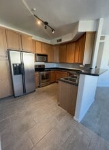 5303 N 7th St, Unit 327 in Phoenix, AZ - Foto de edificio - Building Photo