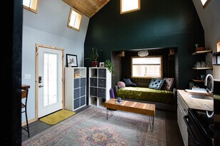 2517 N Lander St, Unit Guesthouse in Boise, ID - Building Photo