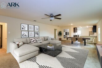 11923 Lake Park in San Antonio, TX - Foto de edificio - Building Photo