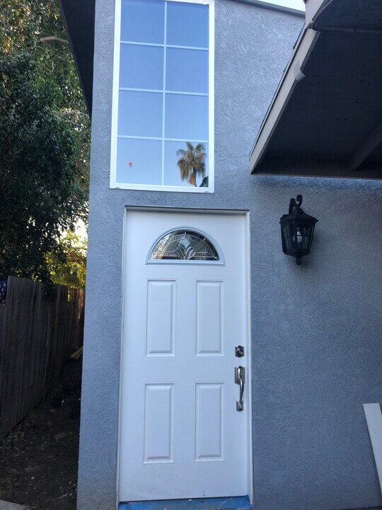 207 Santa Clara Plz in Fullerton, CA - Building Photo