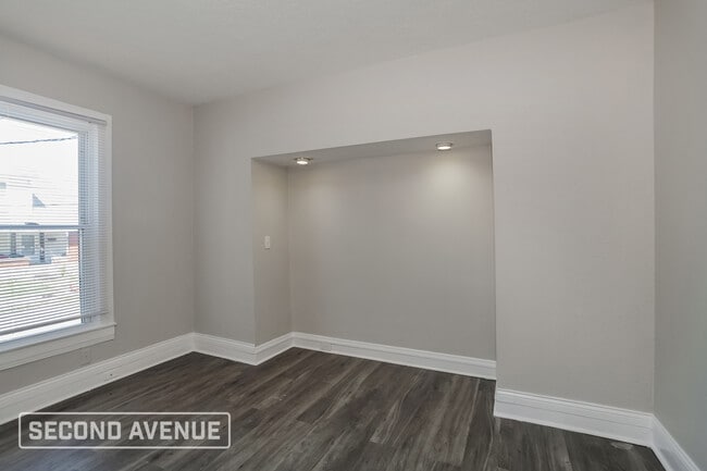 property at 103 Saunders Ct