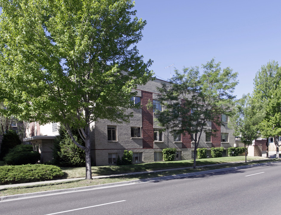 Eastview Apartments in Denver, CO - Foto de edificio