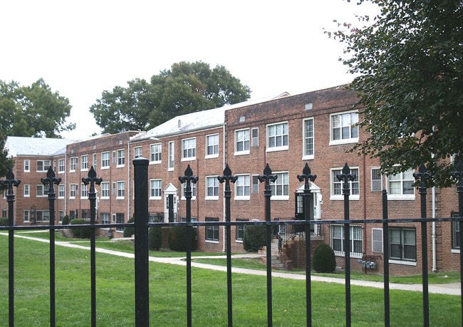 Mayfair Mansions in Washington, DC - Building Photo - Building Photo