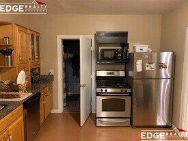 14 Lyons Ct, Unit 1 in Watertown, MA - Building Photo