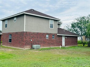 324 Estela Ln in Rio Grande City, TX - Building Photo - Building Photo