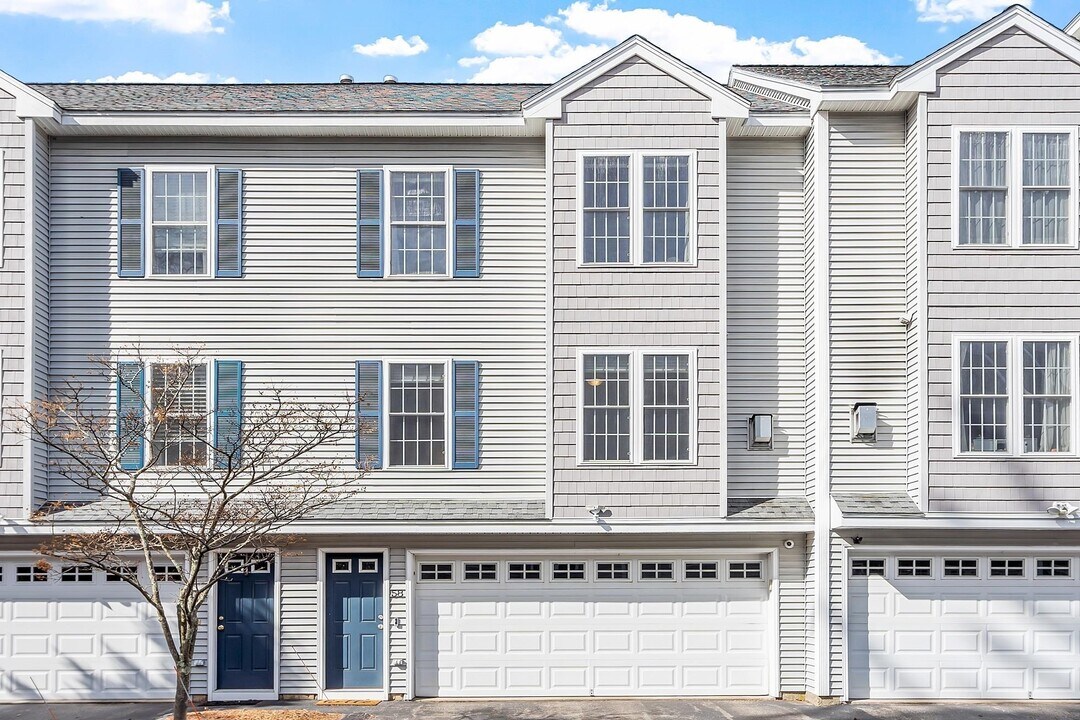 58 Andrew St in Manchester, NH - Building Photo