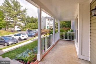 11633 Pleasant Meadow Dr in North Potomac, MD - Building Photo - Building Photo