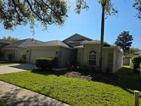 730 Straw Lake Dr in Brandon, FL - Building Photo