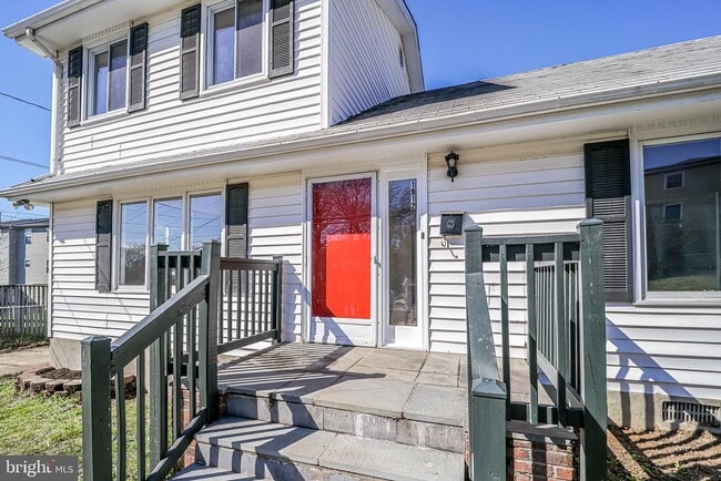 property at 1912 S Glebe Rd