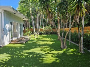 1070 N Shore Dr in Miami Beach, FL - Building Photo - Building Photo