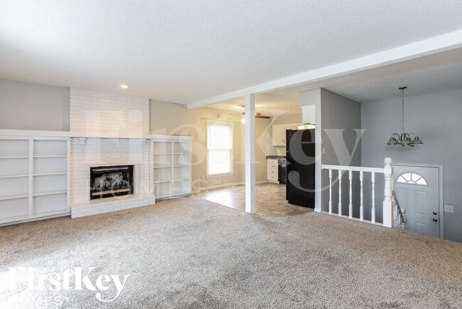 7909 Sunset Cir in Grandview, MO - Building Photo - Building Photo