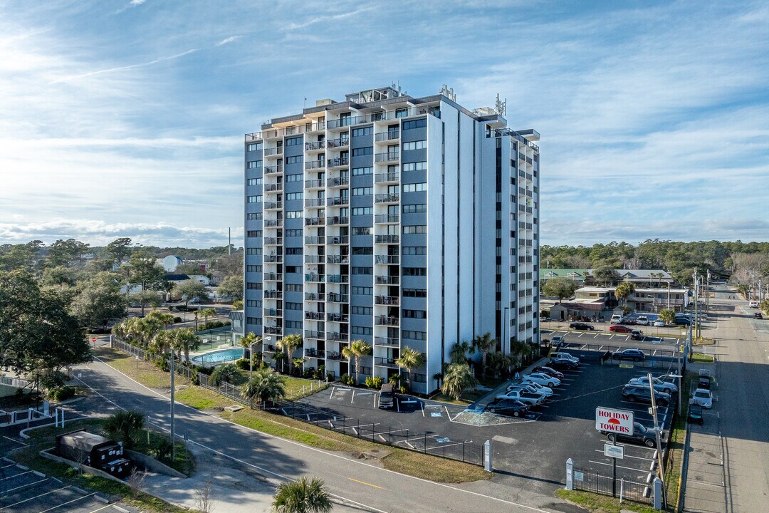 Holiday Towers in Myrtle Beach, SC - Building Photo