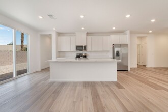 4136 Paragon Crst Ct in Las Vegas, NV - Building Photo - Building Photo