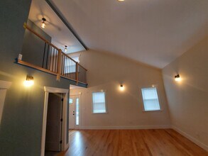 35 Thompson St in Milford, CT - Building Photo - Building Photo