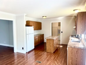 2024 Rocky Creek Ln in Dallas, NC - Building Photo - Building Photo