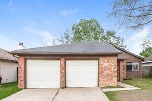 20070 N Navaho Trail in Katy, TX - Building Photo