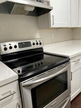 7390 NW 38th St in Hollywood, FL - Building Photo - Building Photo