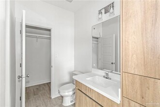 1300 W Platinum Dr in Pharr, TX - Building Photo - Building Photo
