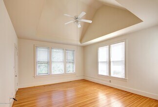 2120 Douglass Blvd in Louisville, KY - Building Photo - Building Photo