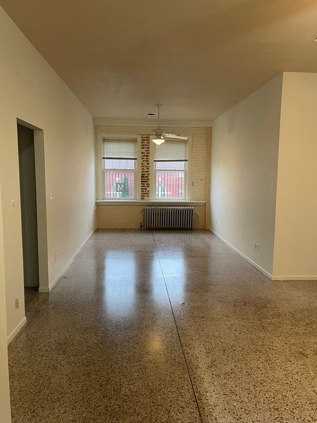 128 S 5th St-Unit -Apt #3 in Norfolk, NE - Building Photo - Building Photo
