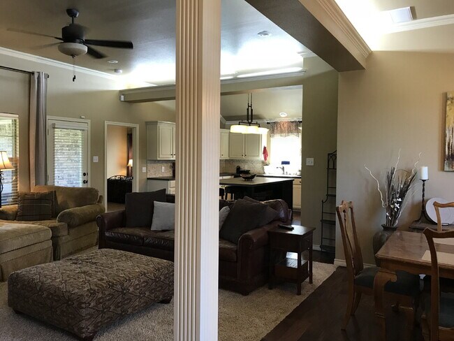 6112 102nd St in Lubbock, TX - Building Photo - Building Photo