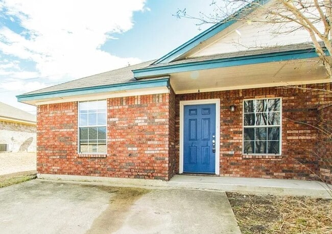 property at 3504 Littleleaf Dr