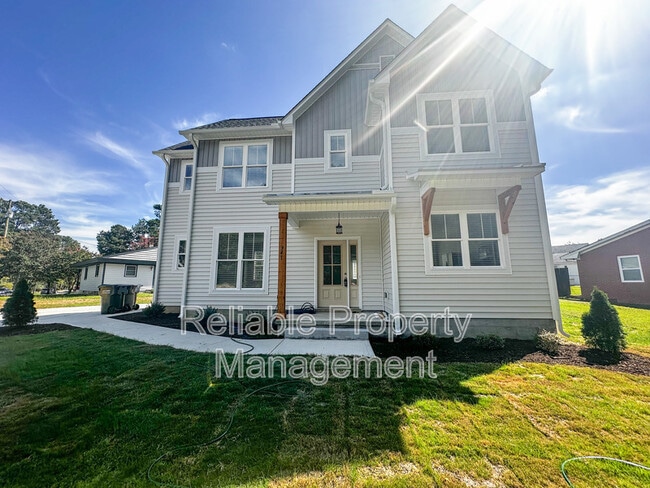 341 W Barnes St in Clayton, NC - Building Photo - Building Photo