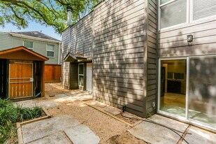 1918 Branard St in Houston, TX - Building Photo