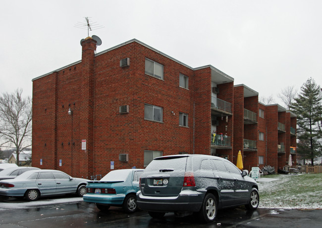 Crystal Apartments in Cincinnati, OH - Building Photo - Building Photo