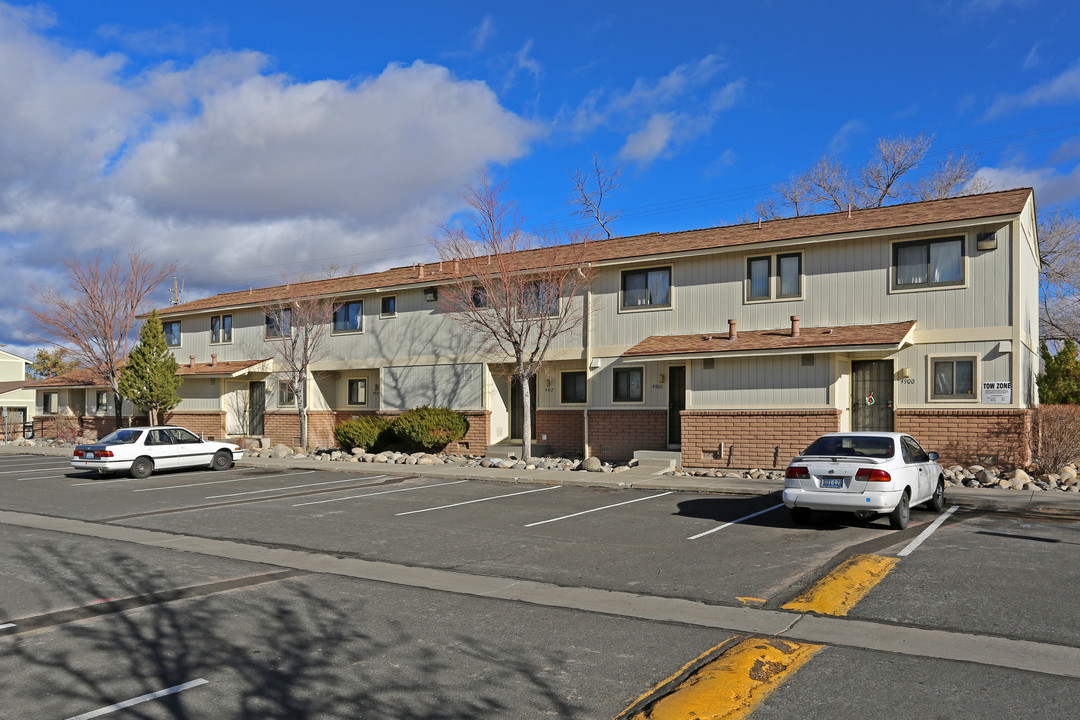 Stead Manor in Reno, NV - Building Photo