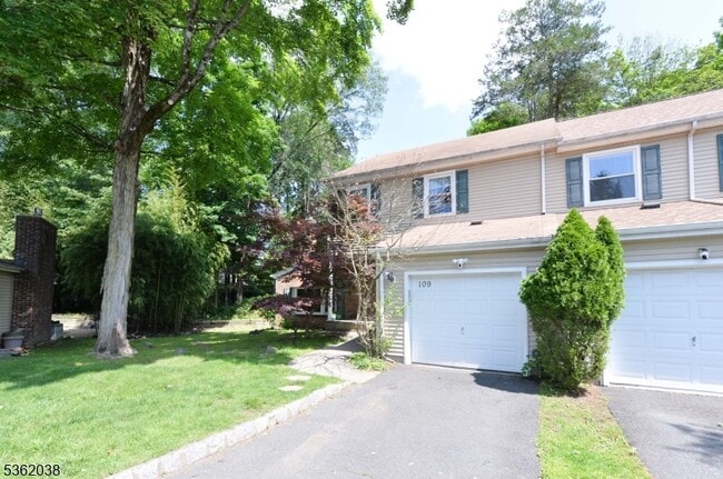 109 Saratoga Square in Wayne, NJ - Building Photo - Building Photo