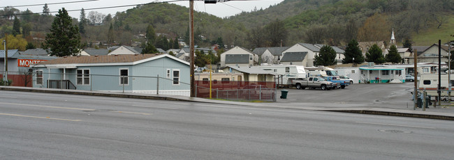 Roseburg Mobile Home & RV Park in Roseburg, OR - Building Photo - Building Photo