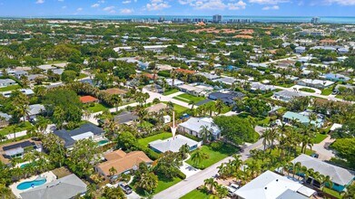 355 Franklin Rd in Tequesta, FL - Building Photo - Building Photo