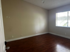 8438 NW 40th Ct in Sunrise, FL - Building Photo - Building Photo