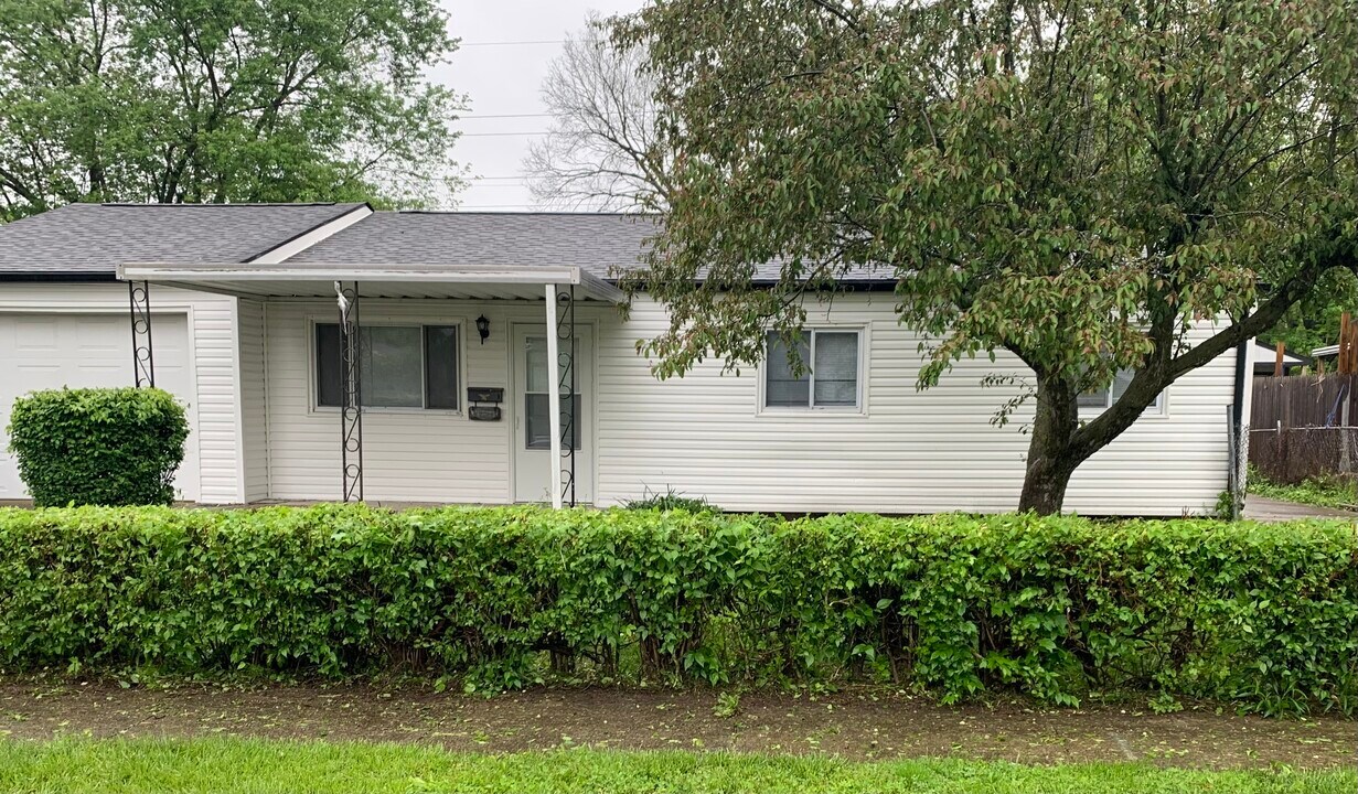 1113 Rossiter Dr in Dayton, OH - Building Photo